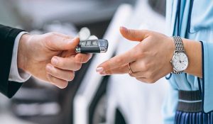 عوامل کلیدی موثر بر قیمت خودرو در ایران